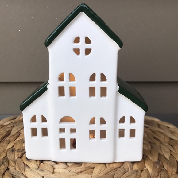 Lighted House Decoration - Picture 16 of 16